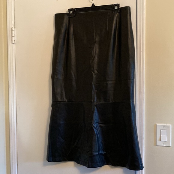 STAUD Laurel Vegan Leather Skirt - Picture 12 of 15
